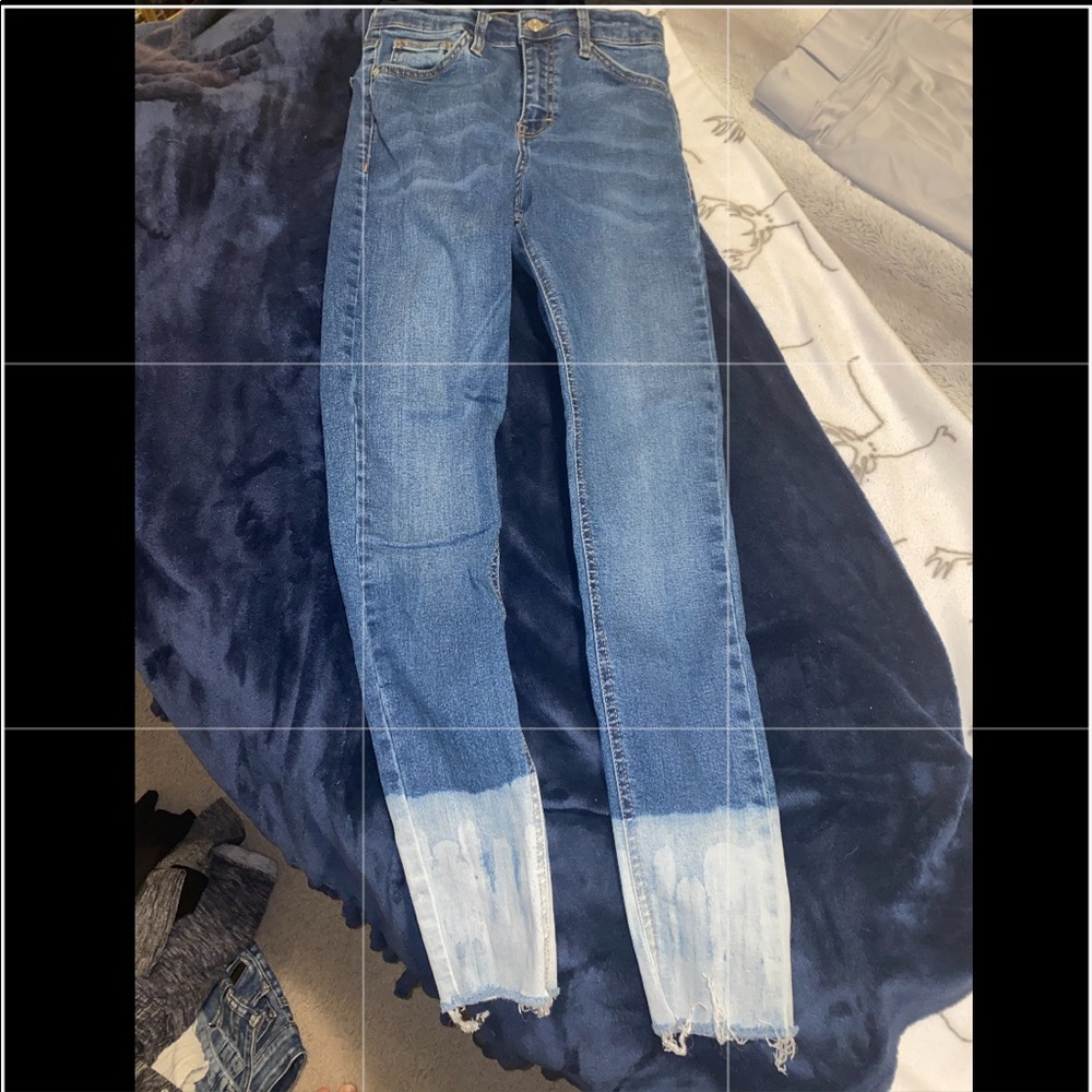 Women’s topshop washed jeans super cute!
